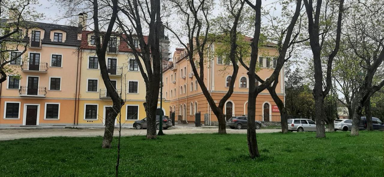 Апартаменти - Історія З Вікна Kamianets-Podilskyi Exterior foto